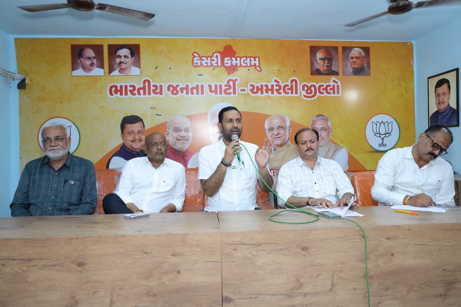 ઊર્જા રાજ્યમંત્રી  કૌશિકભાઈ વેકરીયાના હસ્તે અમરેલીમાં સ્વદેશી મેળો અને શોપિંગ ફેસ્ટિવલ-૨૦૨૬નો પ્રારંભ