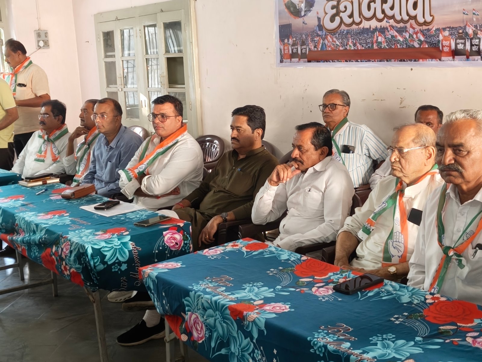 સાવરકુંડલા ખાતે કોંગ્રેસનું વોટ ચોરી સામે શક્તિ પ્રદર્શન  તેમજ સંગઠનાત્મક બેઠક યોજતા અમરેલી જિલ્લા કોંગ્રેસ સમિતિ  Inbox Summarize this email