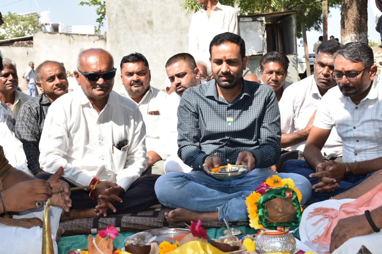 કાયદો અને ઊર્જા રાજ્યમંત્રી કૌશિકભાઈ વેકરીયાના હસ્તે કુંકાવાવ તાલુકામાં કરોડોના વિકાસકાર્યોનું ખાતમુહૂર્ત અને લોકાર્પણ