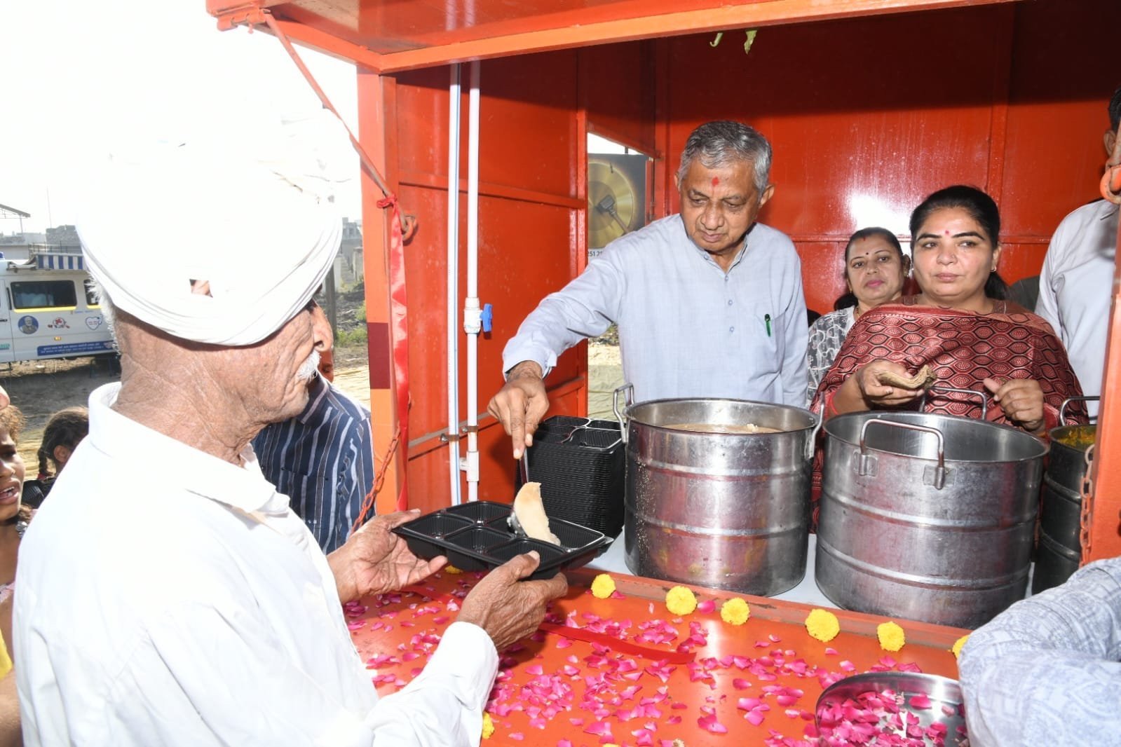 રાજ્યના વિકાસ માટે પરસેવો પાડનારા શ્રમિકોનું સ્વાસ્થ્ય અને કલ્યાણ એ સરકારની પ્રાથમિકતા: કુંવરજીભાઈ બાવળીયા, શ્રમમંત્રી, ગુજરાત
